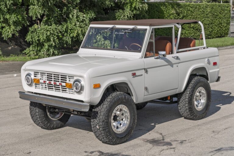 bronco_white-171